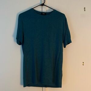 Theory 
Men’s tee
Size S

Used, like new